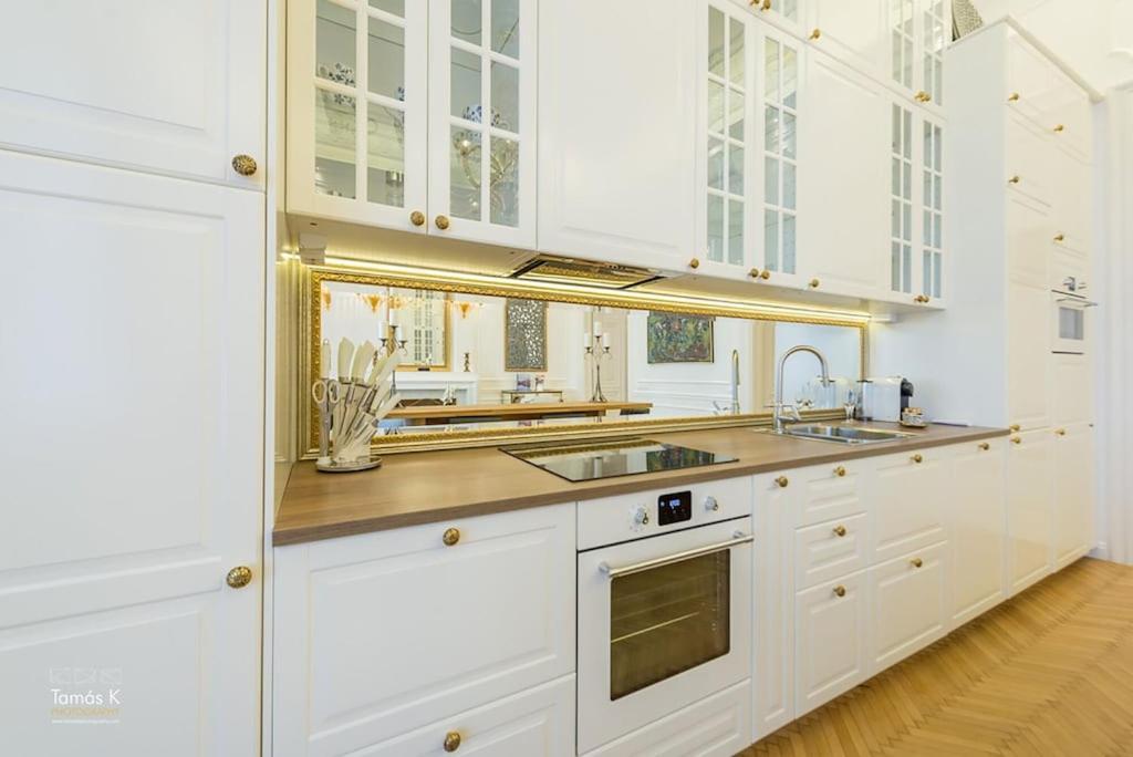 Bpr The Golden Astoria With Balcony And A/C Apartment Budapest Exterior photo