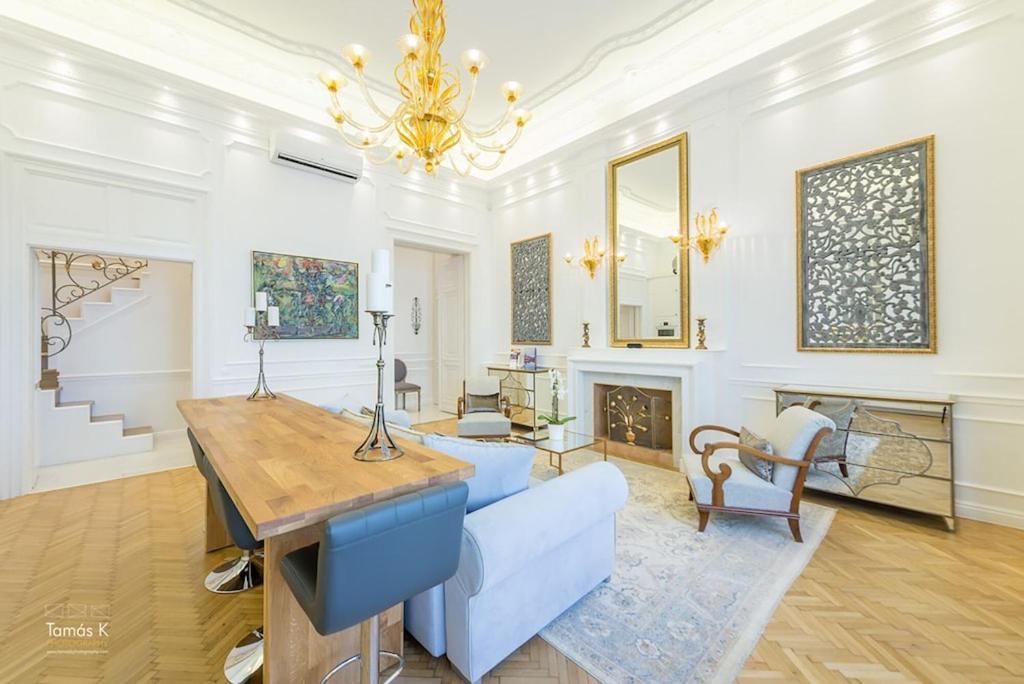 Bpr The Golden Astoria With Balcony And A/C Apartment Budapest Exterior photo