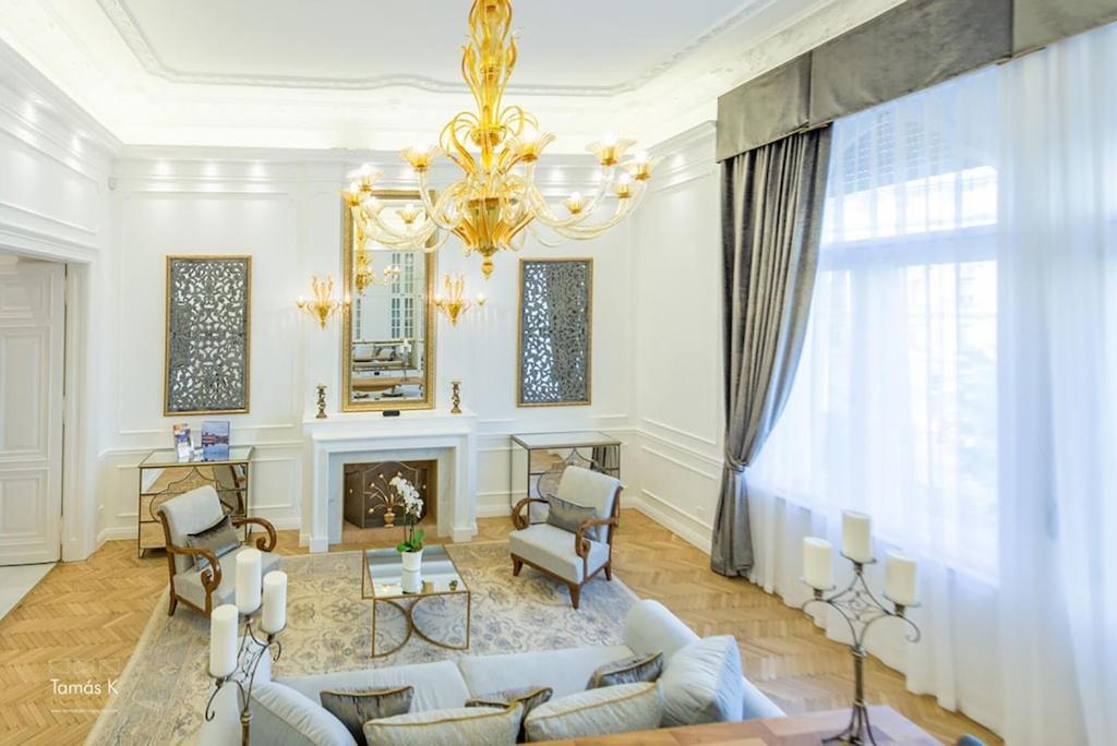 Bpr The Golden Astoria With Balcony And A/C Apartment Budapest Exterior photo